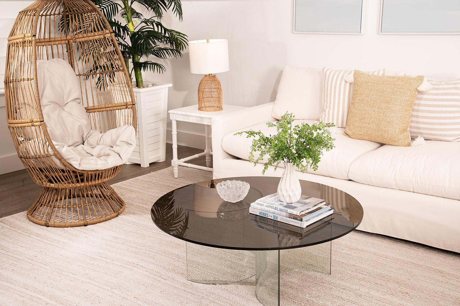 Clear, Bronze, or Grey? Choosing the Right Glass Tint for Your Home's Palette